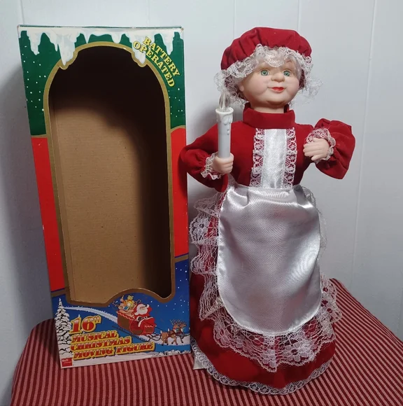Vintage Mrs. Claus Figure - Picture 3 of 7